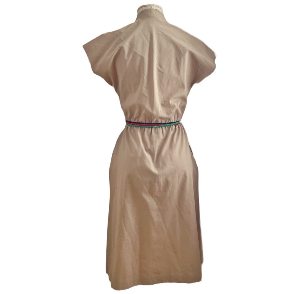 🚫SOLD🚫 Vintage 1970s Khaki Utility Midi Dress with rainbow belt and pockets - Picture 2 of 10